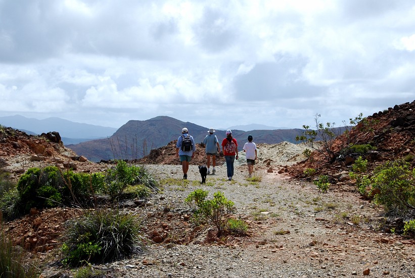 04.32- Marche avec Galdu sur le mont Nogoungoueto.JPG